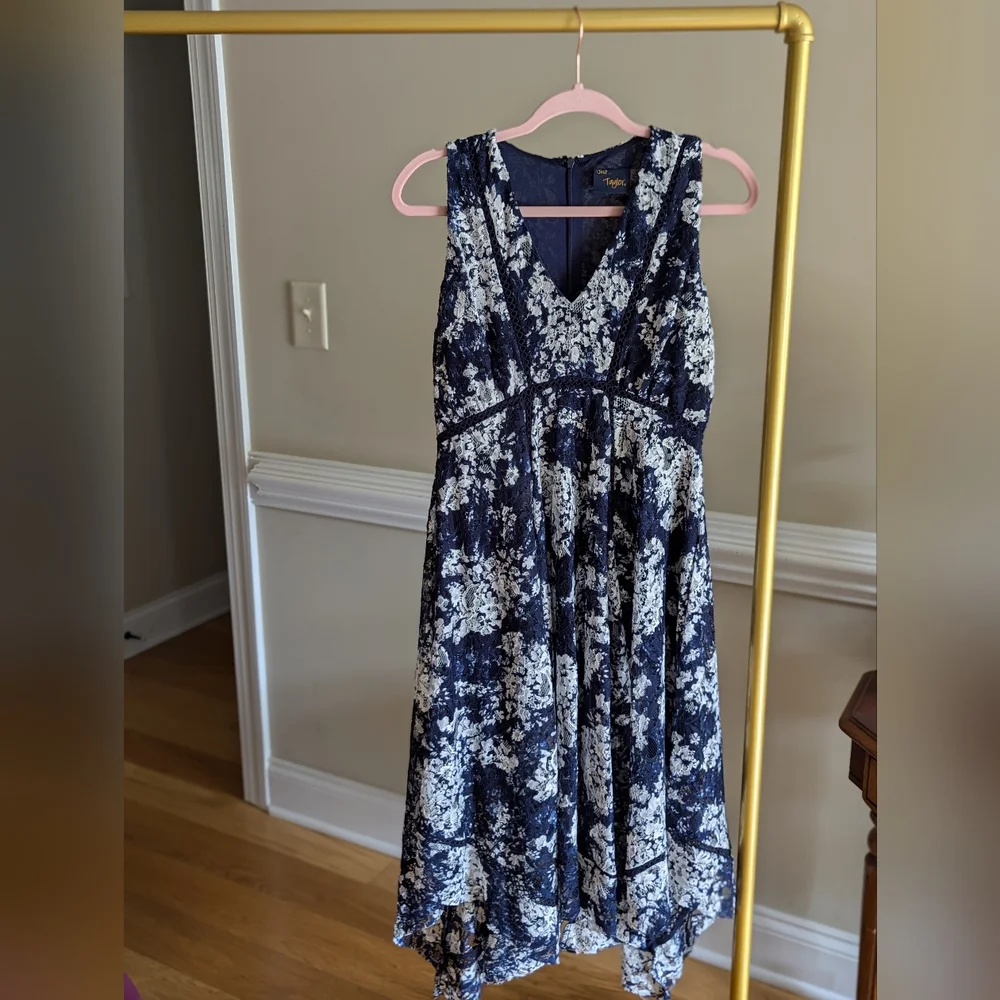Dress - Picture 1 of 4